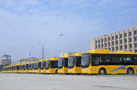 城鄉(xiāng)公交車新車A.jpg