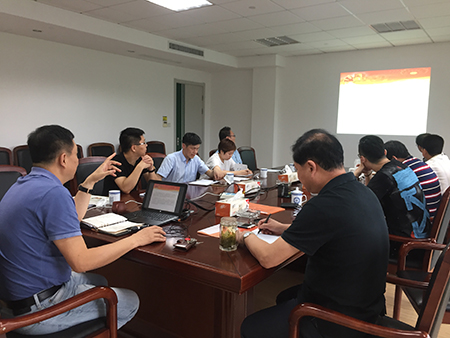 集團(tuán)領(lǐng)導(dǎo)講黨課450.jpg