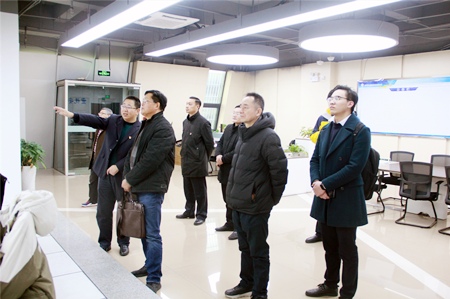 省春運(yùn)辦檢查3(夏麗玉)_副本.jpg 省春運(yùn)辦檢查3(夏麗玉)_副本.jpg