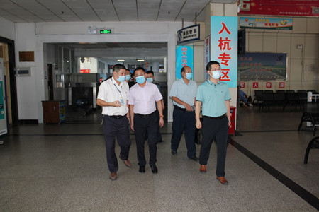 市局檢查北站1(滕艷君)_副本.jpg 市局檢查北站1(滕艷君)_副本.jpg